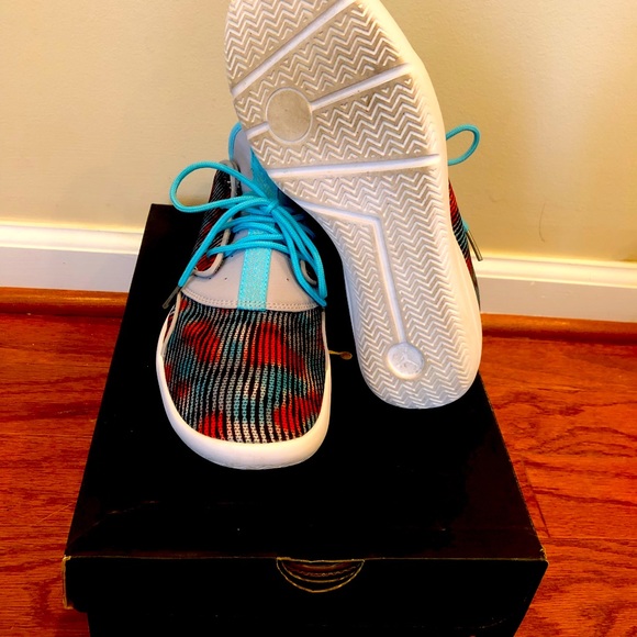 Jordan Eclipse 6y - Picture 4 of 4